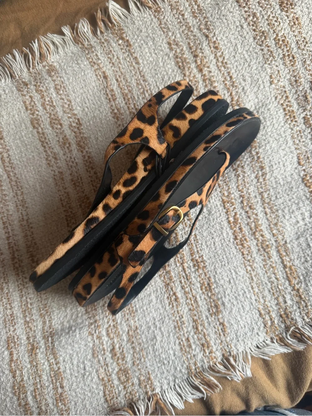 Zara Leopard Print Calf Hair Thong Sandals Women’s Size 8 NWT - Picture 2 of 5